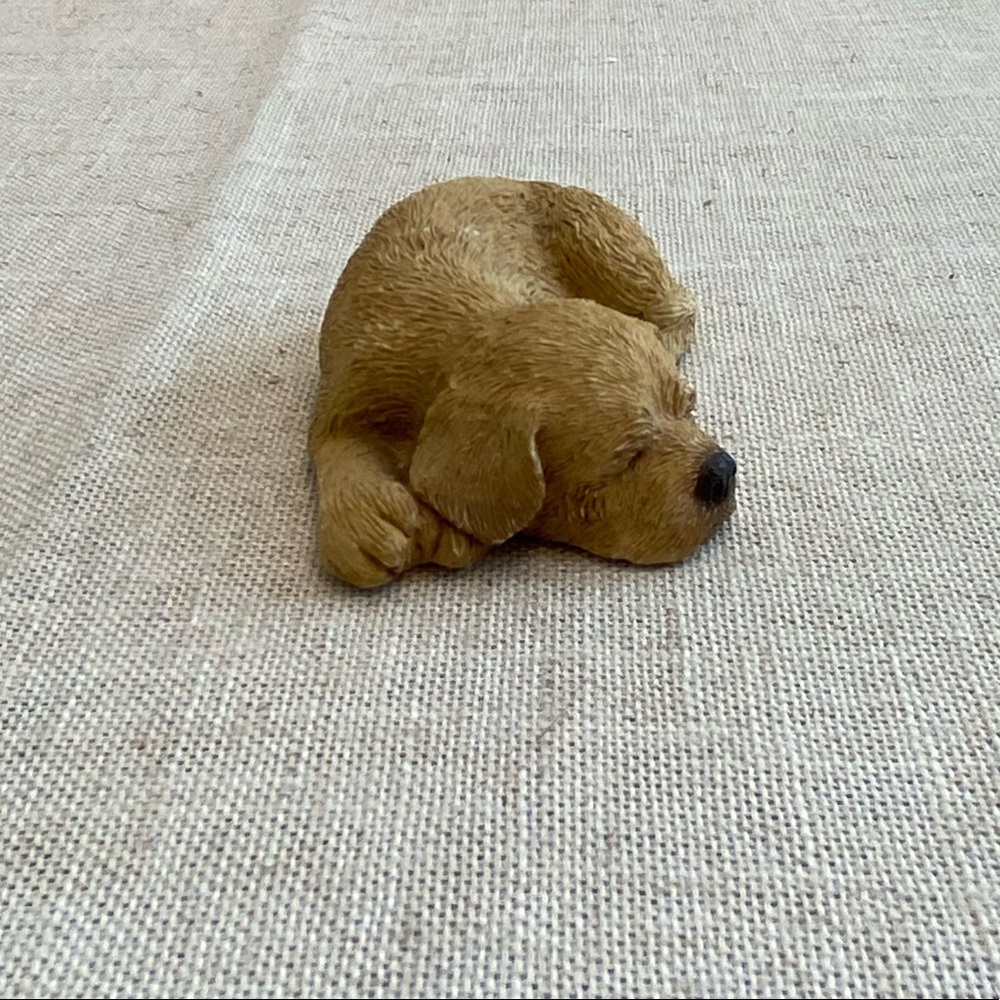Sandicast sleeping Labrador retriever lab puppy dog, Sandra Brue figurine.